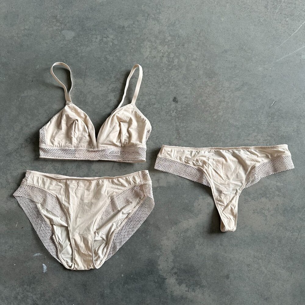 Eres 3-Piece Lace Set - Size 6 Bottom / 32B Top - Never Worn